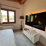 Villa Indipendente, Rena Majore
